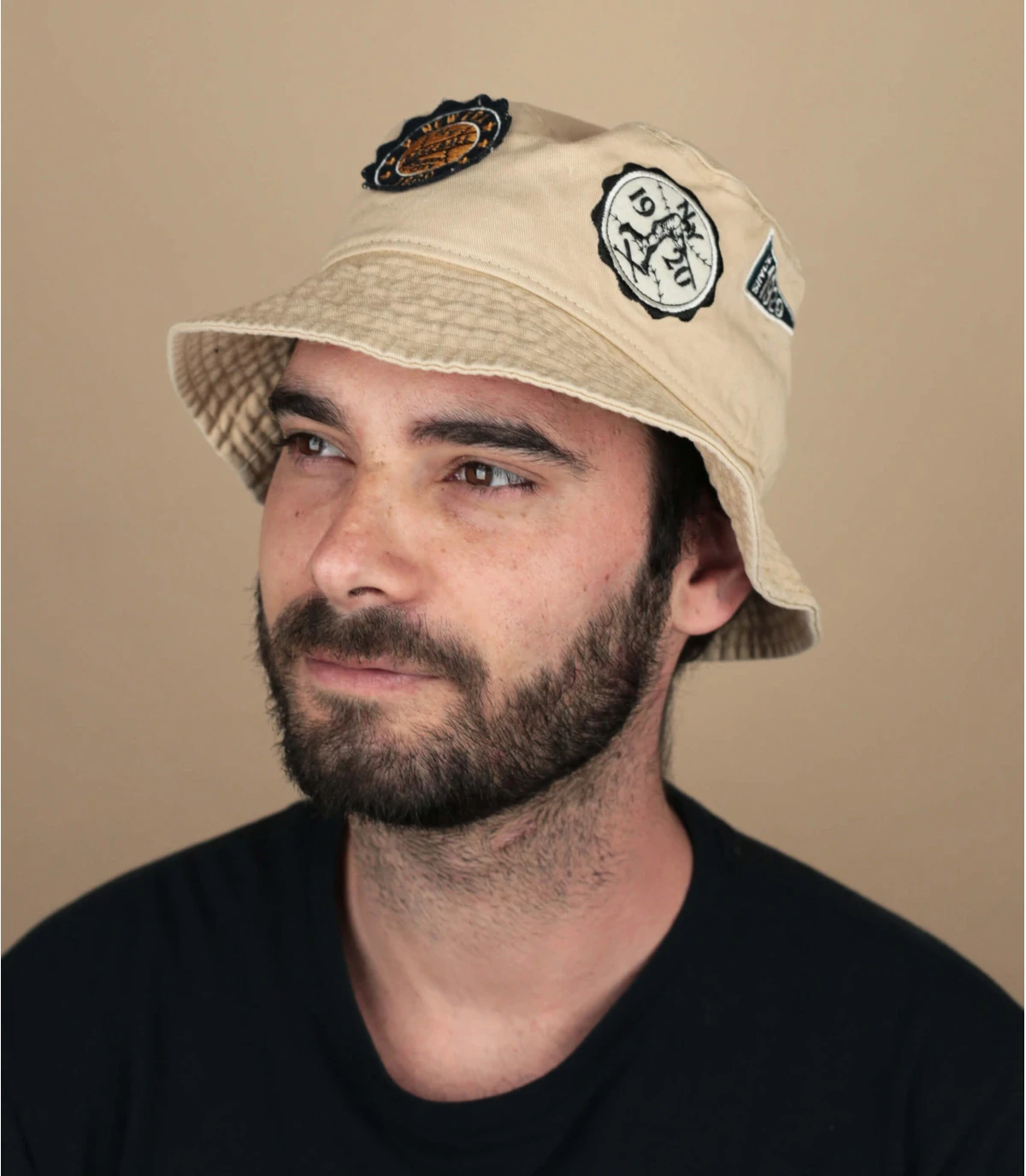 NEW ERA All Over Patch Bucket Milk 3 NEW ERA All Over Patch Bucket Milk