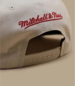 Mitchell & Ness Casquette Reframe Retro Snapback HWC Bulls Off White -Headict casquette reframe retro snapback hwc bulls off white 3