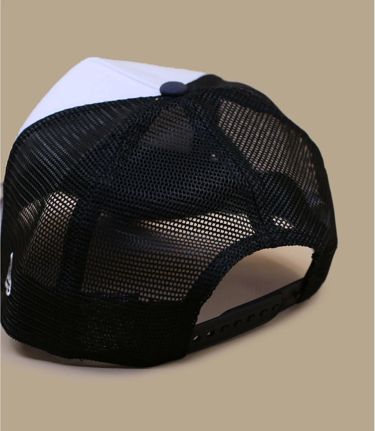 NEW ERA Trucker Food Location 7 NEW ERA Trucker Food Location – Image 5